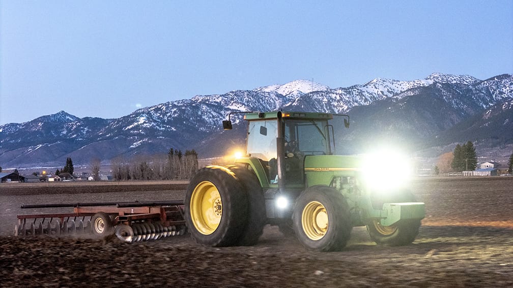John Deere 8300 Disking